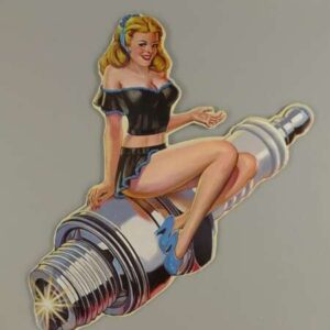 Skilt Pinup på tændrør (48x37 cm)